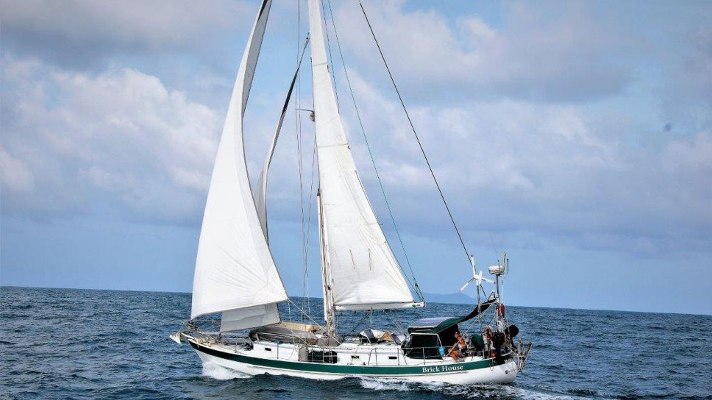 Sailing yacht Brick House a Valiant 40 at sea