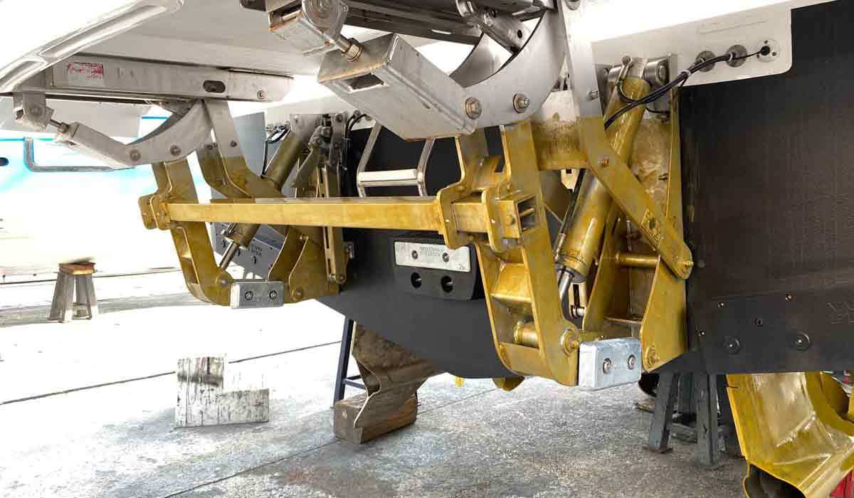 Princess F50 swim-platform Propspeed