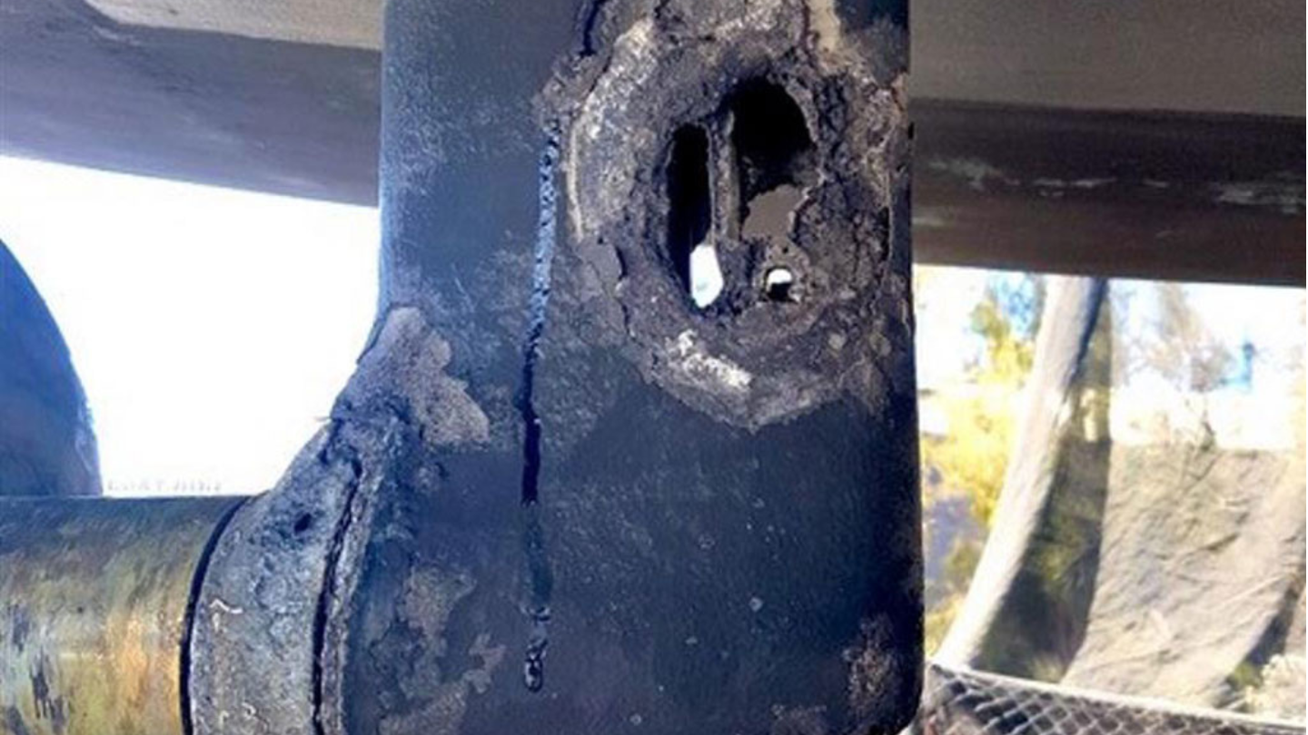 Electrolytic corrosion of a saildrive.